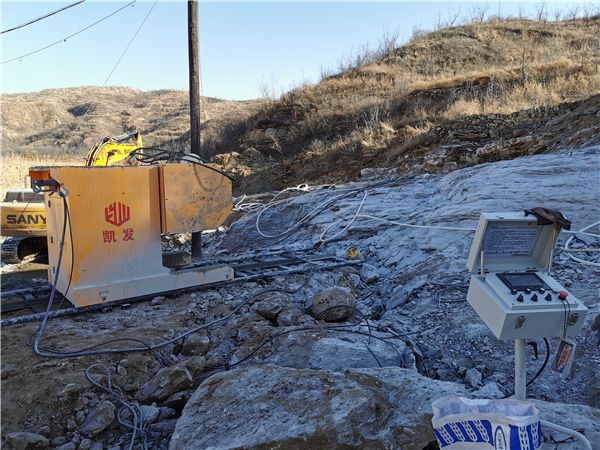 長沙凱發(fā)超硬材料科技有限公司,長沙礦山石材開采設(shè)備銷售,長沙金剛石繩鋸機銷售,金剛石串珠繩生產(chǎn)銷售，水平鉆機生產(chǎn)銷售