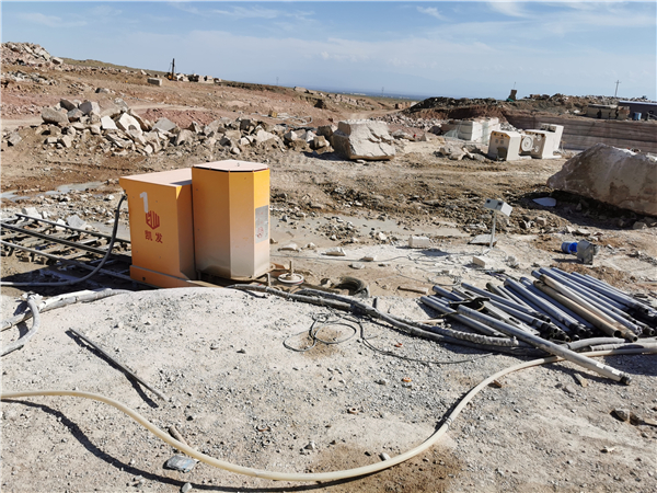 長沙凱發(fā)超硬材料科技有限公司,長沙礦山石材開采設(shè)備銷售,長沙金剛石繩鋸機銷售,金剛石串珠繩生產(chǎn)銷售，水平鉆機生產(chǎn)銷售